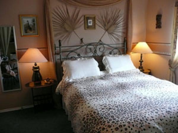 Bed and Breakfast Hemingway'S By The Sea Виктория Экстерьер фото