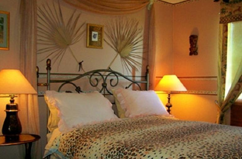 Bed and Breakfast Hemingway'S By The Sea Виктория Экстерьер фото