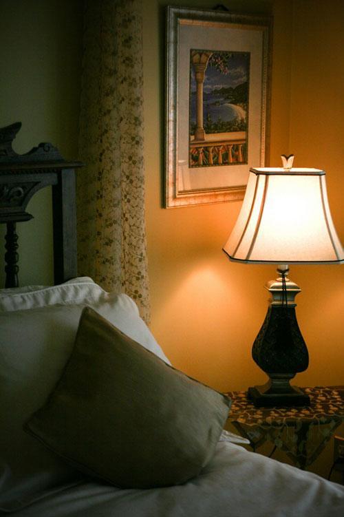 Bed and Breakfast Hemingway'S By The Sea Виктория Экстерьер фото